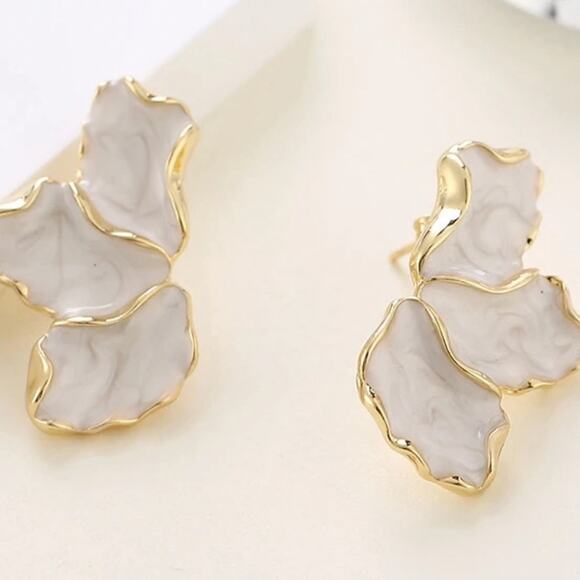 Enamel and Gold Flower Earrings - Picture 1 of 1